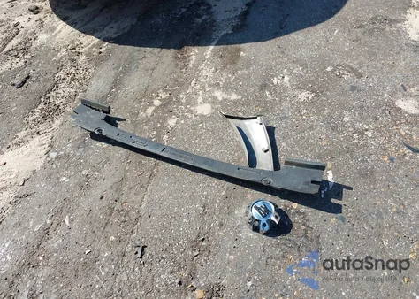 2004 Toyota Sequoia Sr5 V8 z USA, uszkodzony, nr VIN 5TDZT34A94S213809